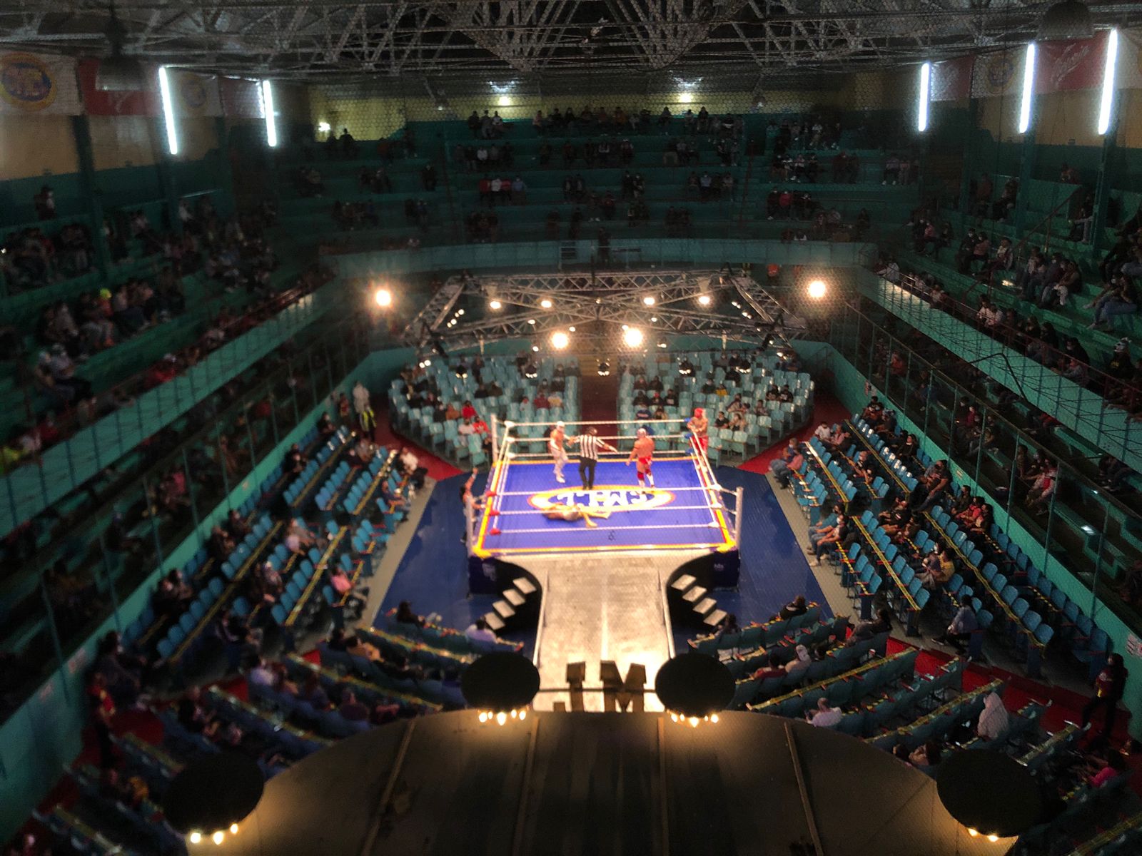 Por: Cortesía Entre sanitizante y sin cemitas regresó la actividad a la Arena Puebla