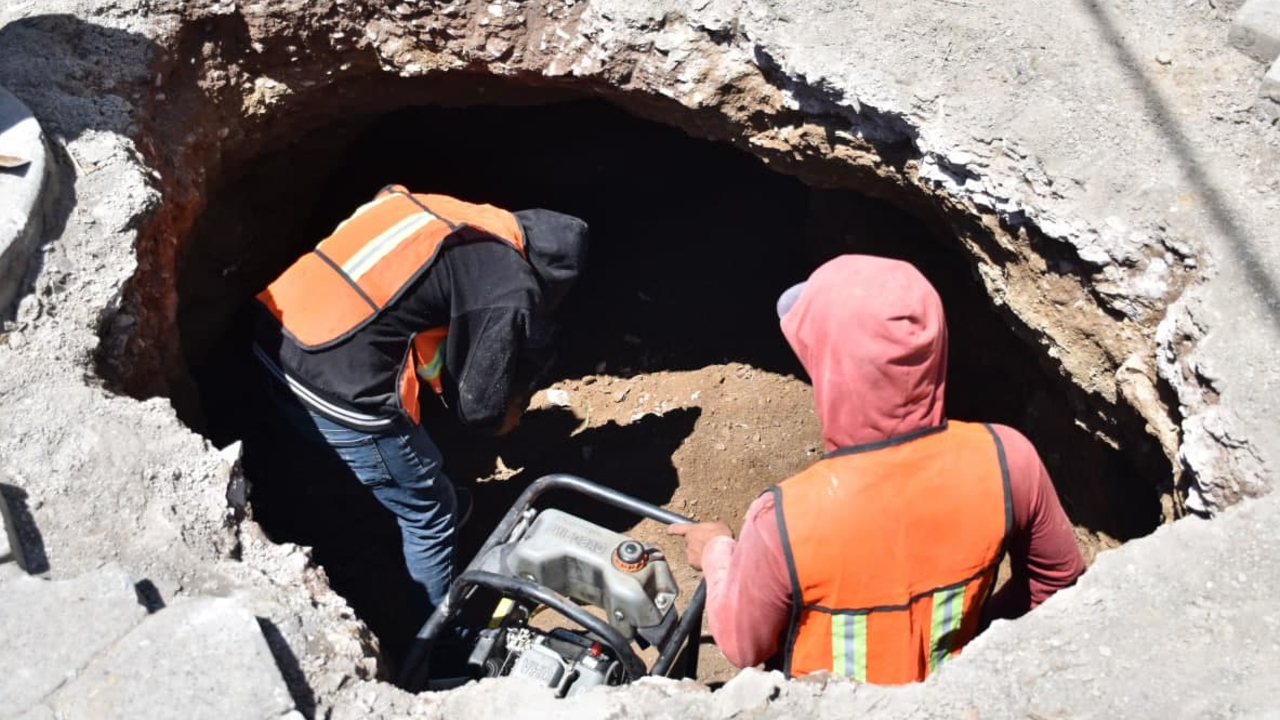Por: Cortesía Ayuntamiento de Coronango reparó el gran “Hoyo” de la Calle Camino Nacional