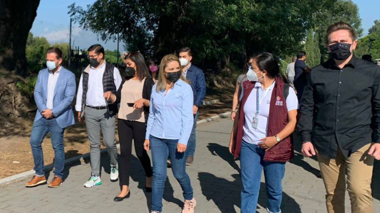 Por: Cortesía Paola Angón se reunió con miembros de la Secretaría de Turismo y del Comité del Pueblo Mágico de Cholula