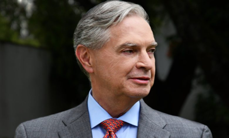 Por: Cortesía Giran orden de aprehensión contra Luis Ernesto Derbez, exrector de la UDLAP