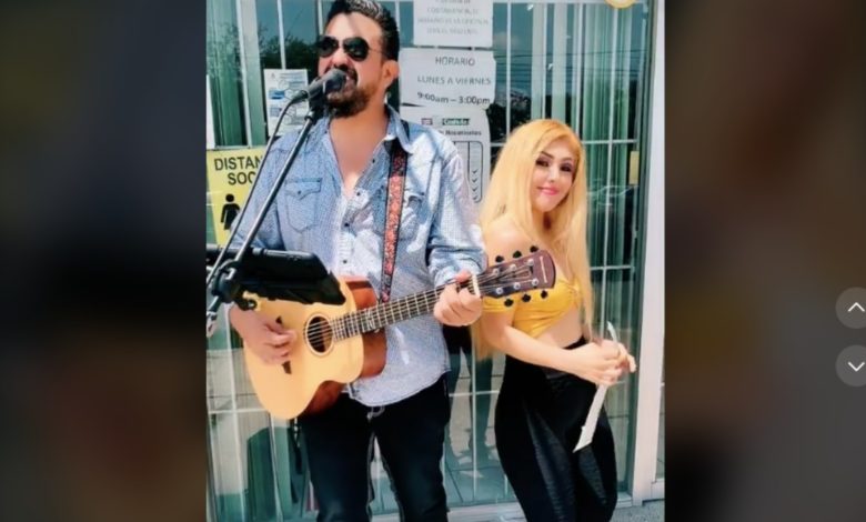 Por: Cortesía "¿Tan mal le fue?": Mujer celebra la firma de su divorcio cantando y bailando afuera del registro civil (Video)