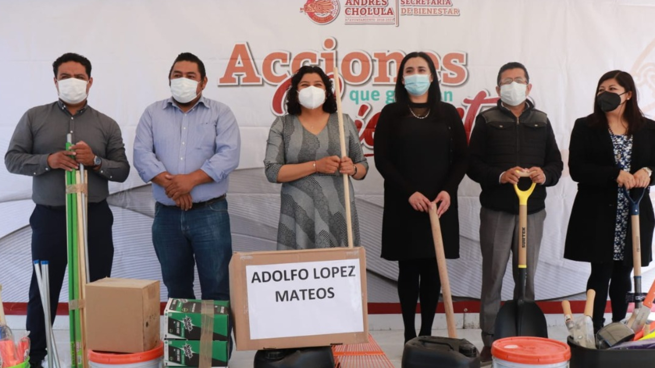 Por: Cortesía Ayuntamiento de San Andrés Cholula hace entrega de kits sanitarios a distintas escuelas del municipio