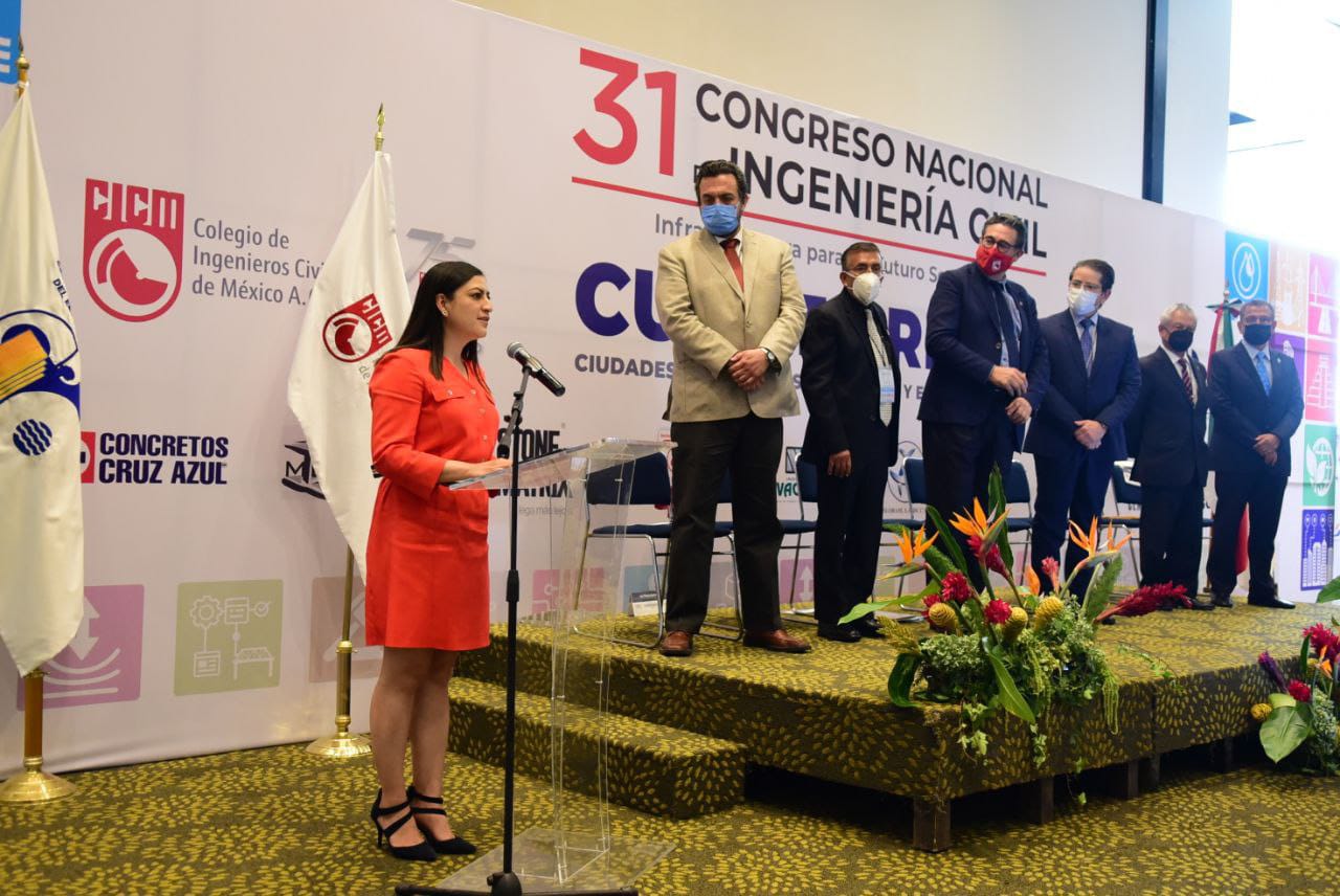 Nunca más dejar a nadie fuera ni atrás en movilidad: Claudia Rivera Vivanco