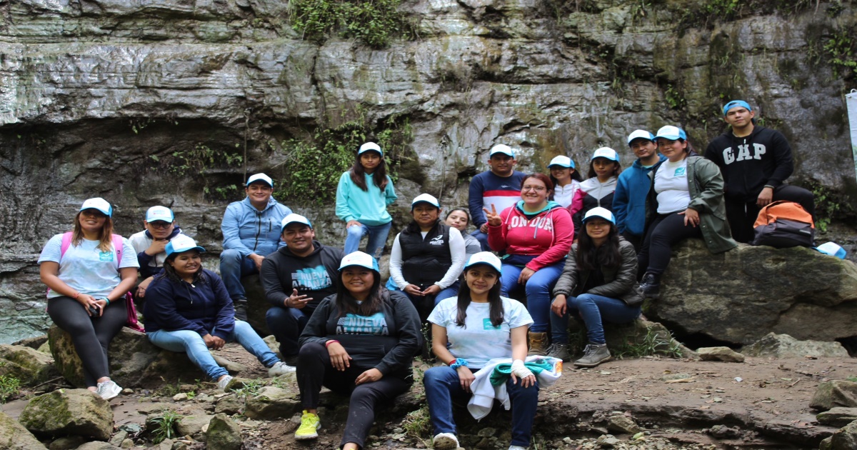 Por: Cortesía Juventudes turquesa limpian la cascada “Cola de caballo” en Tizatlán