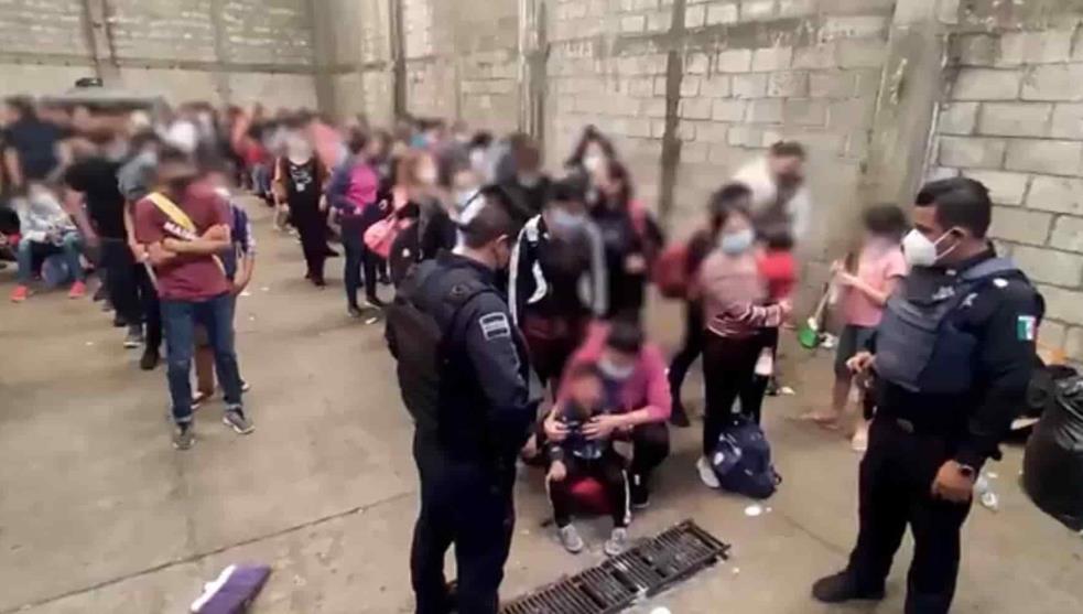 Por: Cortesía 208 migrantes son rescatados en Puebla tras tiroteo, hay varios menores de edad