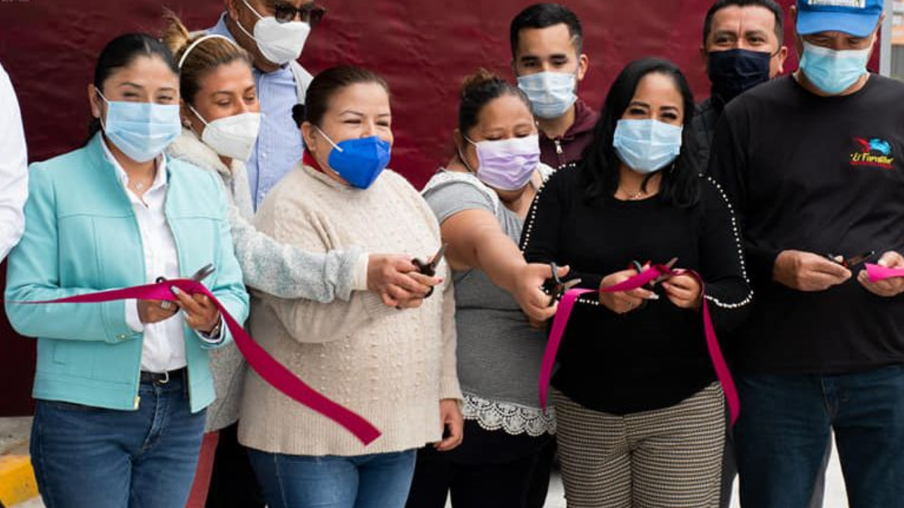 Por: Cortesía Ayuntamiento de Cuautlancingo hace entrega de la repavimentación de la Calle Azteca Norte