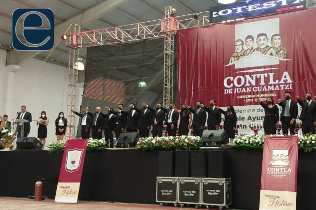 Por: Cortesía Eddy Roldán realiza la toma de protesta como alcalde de Contla