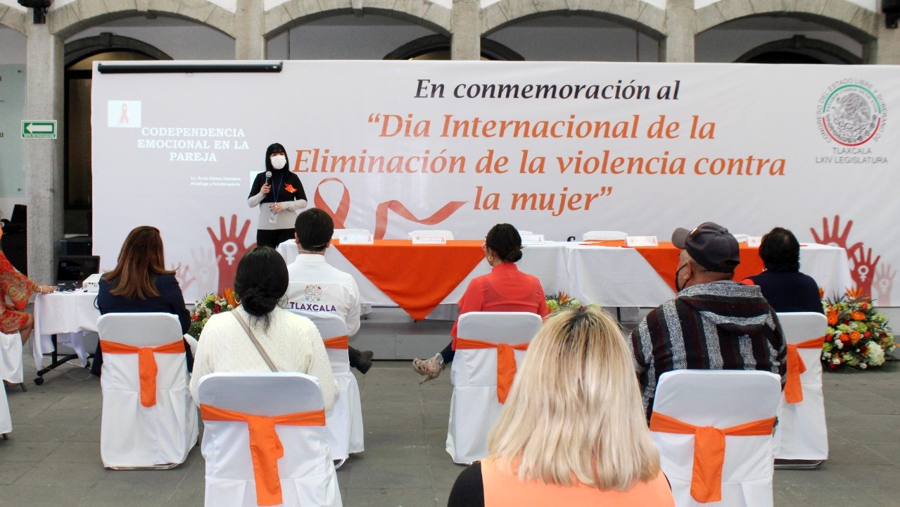 Organiza Lorena Ruiz la ponencia sobre codependencia emocional de pareja