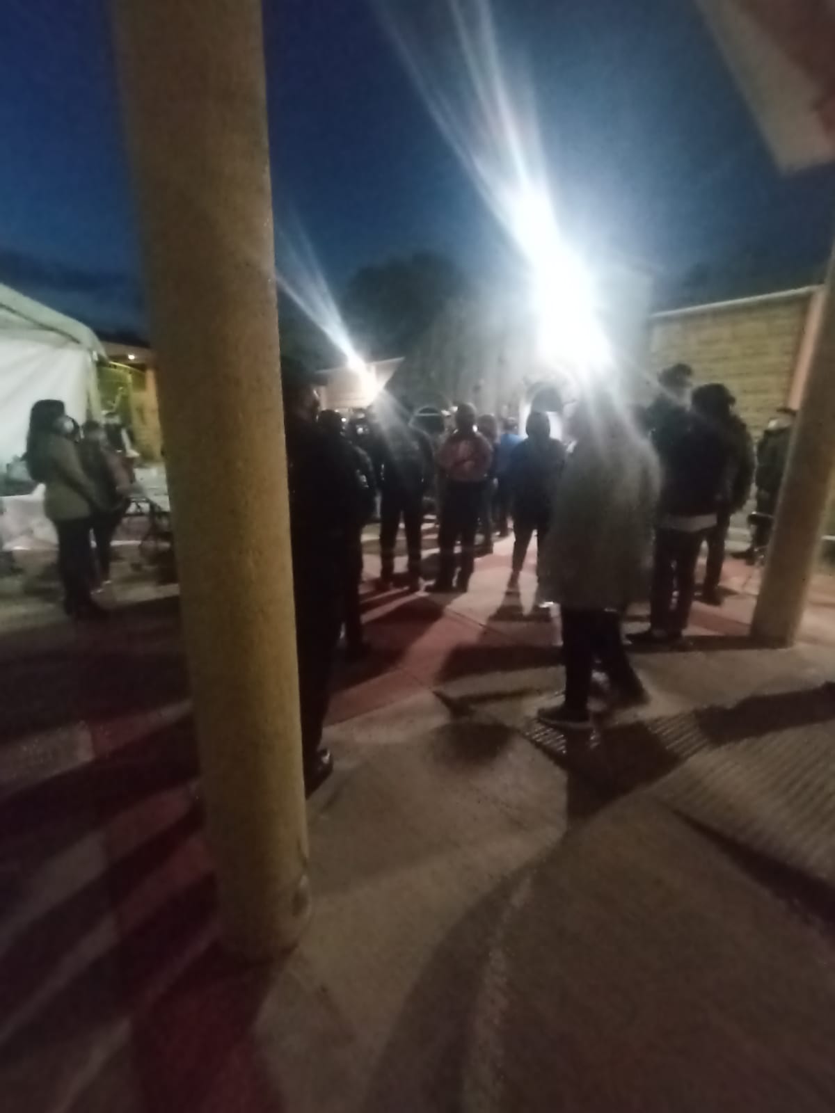 Falta de agua revive conflicto en Xicohtzinco, retienen a funcionarios