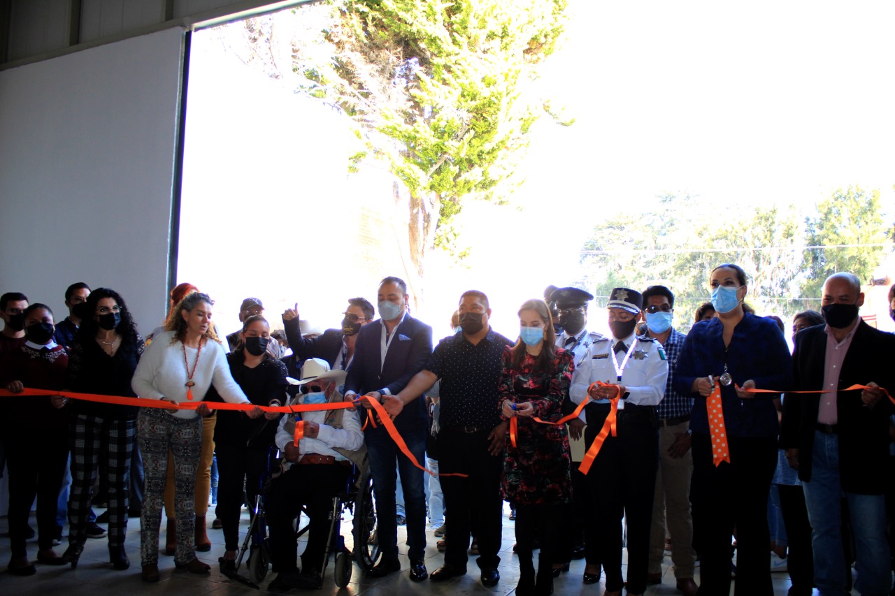 Por: Cortesía El edil municipal Fernando Castellanos inauguran en Calpan el salón cultural “Tlamatinime"
