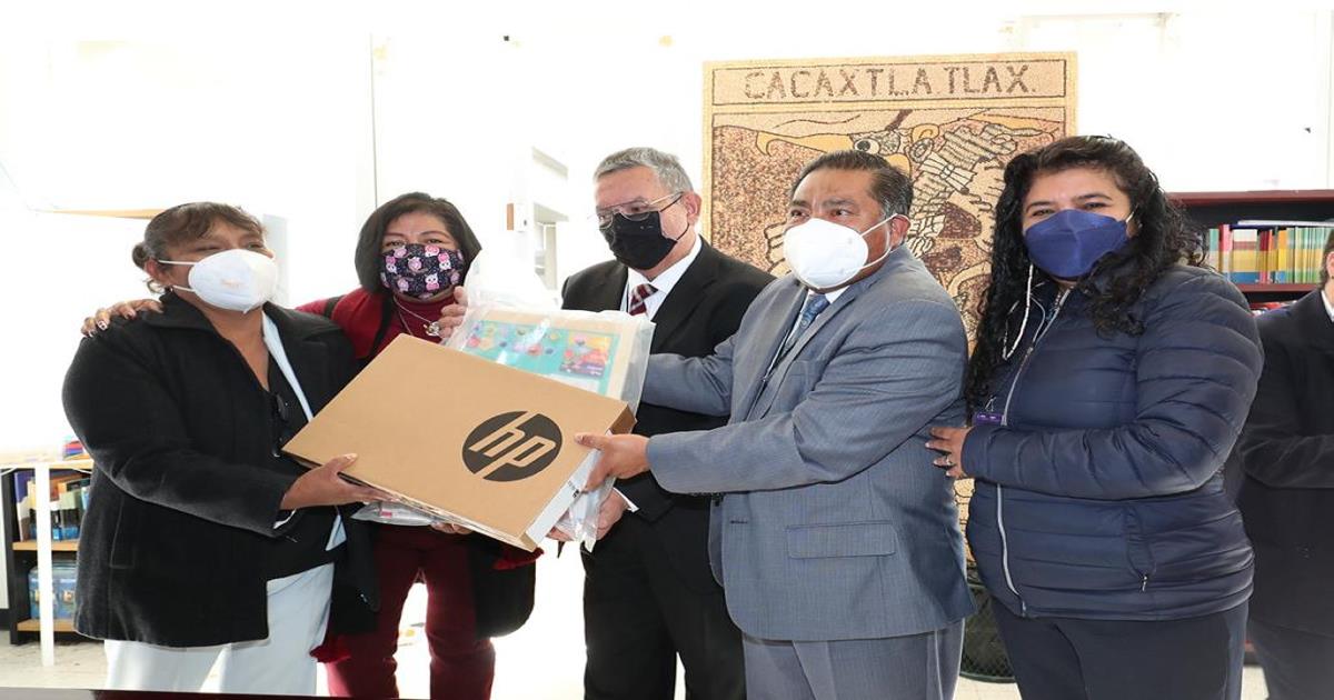 Inició SEPE con la entrega de material a educación especial