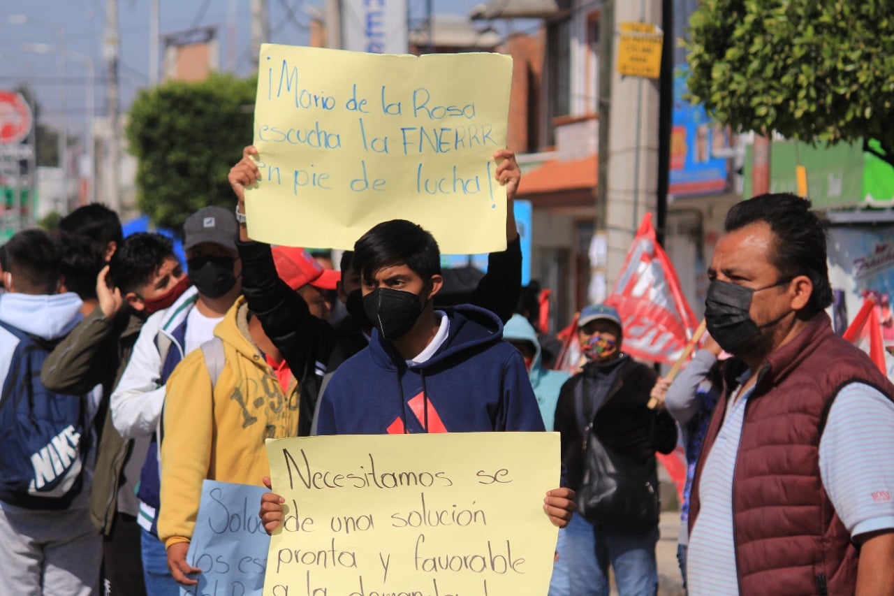 Por: Cortesía Marcha de alumnos desquicia tráfico en Amozoc; exigen la construcción de una escuela