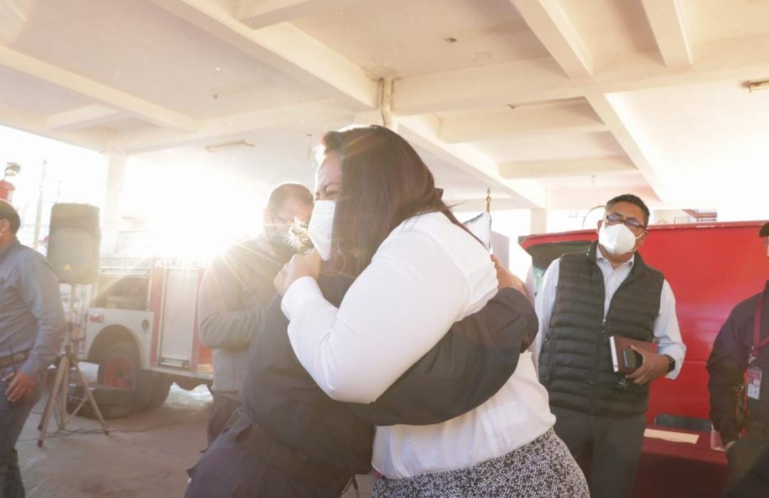 Por: Cortesía Ariadna Ayala realiza recorrido y reconoce la labor de los bomberos de Atlixco