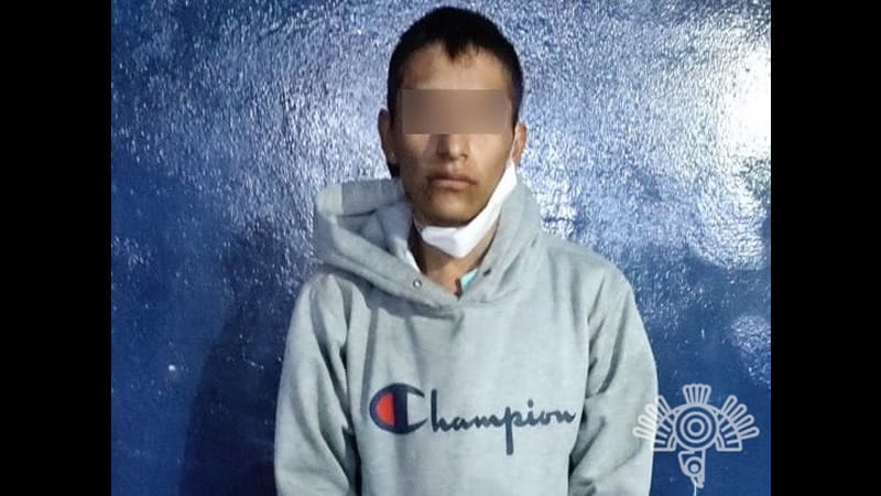 Por: Cortesía Policía detiene a hombre por robo de mercancía en la Central de Abasto del municipio de Huixcolotla