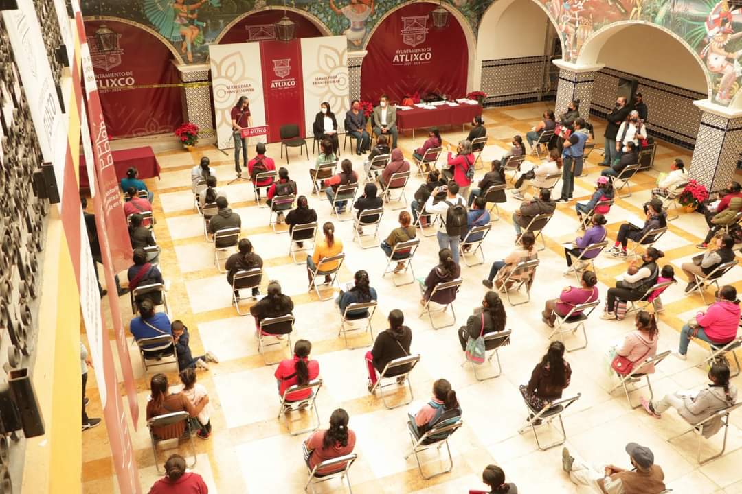 Por: Cortesía Se entregan en Atlixco becas del bienestar
