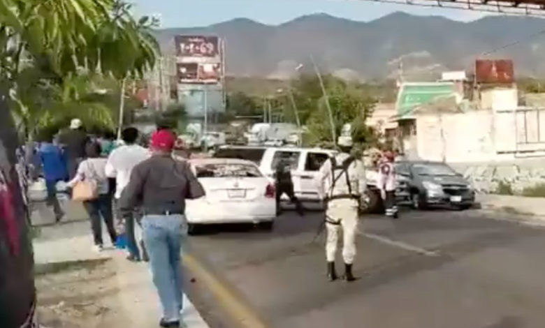 Por: Cortesía Tragedia en Chiapas: tráiler con migrantes se vuelca en Tuxtla Gutiérrez; hay al menos 54 muertos