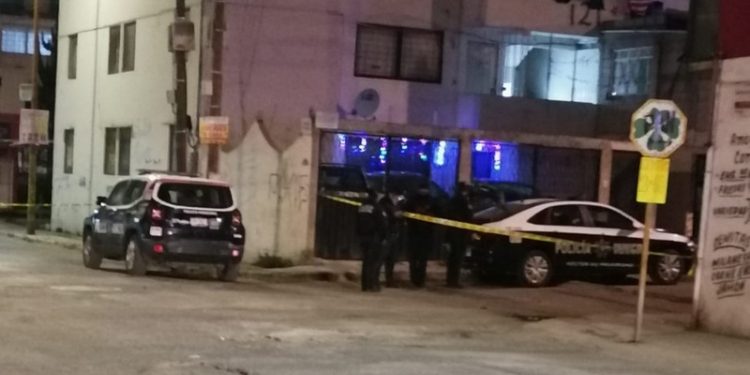 Por: Cortesía Motociclistas acribillaron a un hombre a bordo de su auto en la colonia Solidaridad en Puebla