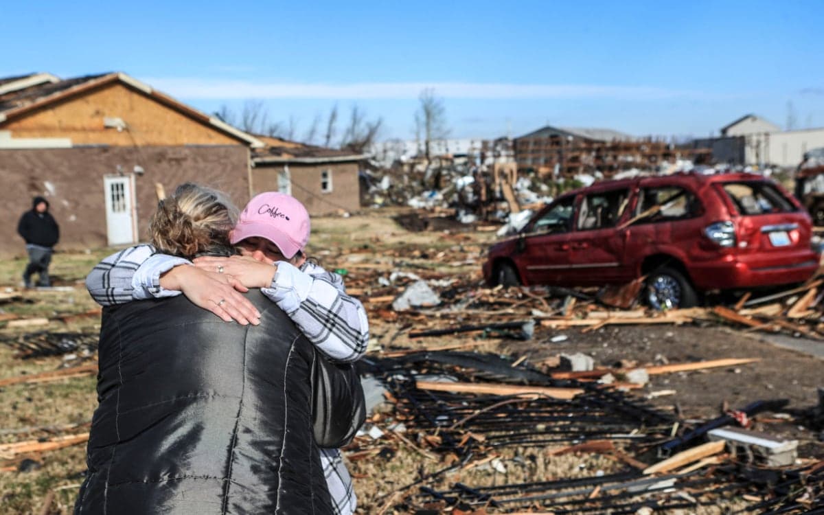 Por: Cortesía Se actualiza la cifra a poco más de 80 muertos tras el paso de los peores tornado en Kentucky