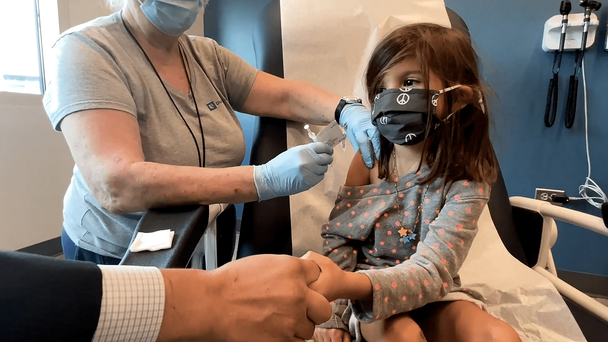 Por: Cortesía Considera Pfizer aplicar tercera dosis de la vacuna contra Covid a menores de cinco años