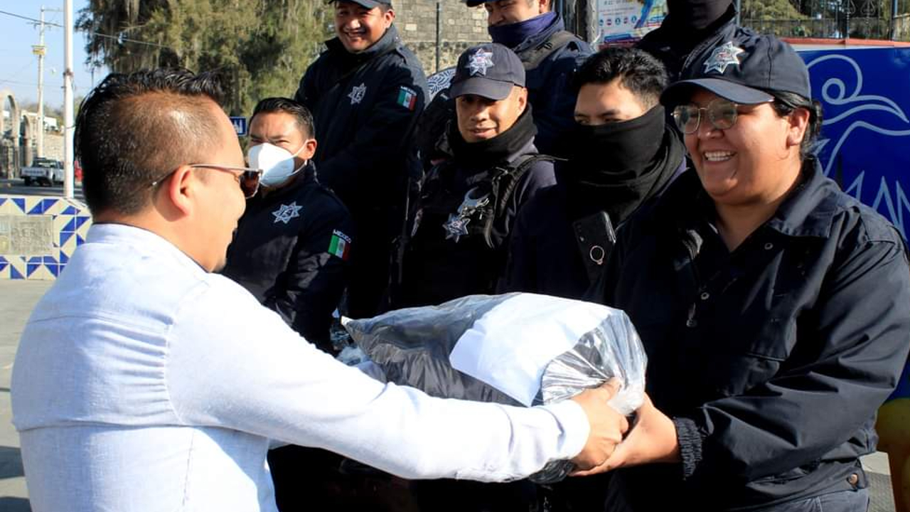Por: Cortesía Ayuntamiento de Calpan efectuó la entrega de equipamiento a elementos de Seguridad Pública