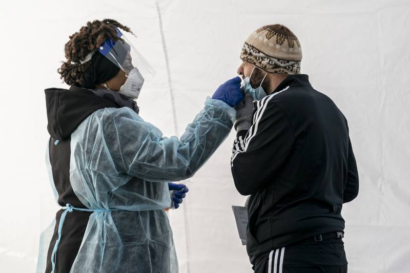 Una ‘buena nueva’ de ómicron: riesgo de hospitalización es hasta 70% menor que con delta