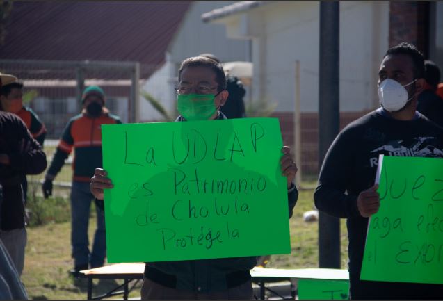 ¡Ríos Piter entiende, la UDLAP no te quiere!, gritan estudiantes en última protesta del año