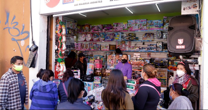 Foto: Cortesía  Ayuntamiento de Puebla cierra la 16 Poniente-Oriente ante caos por venta de juguetes
