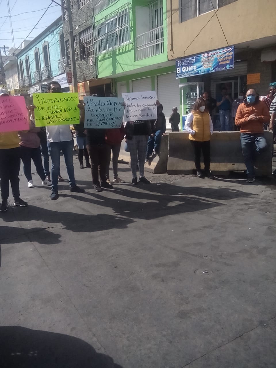 Foto: Cortesía Exigen comerciantes piso parejo para apertura de negocios, en Texmelucan