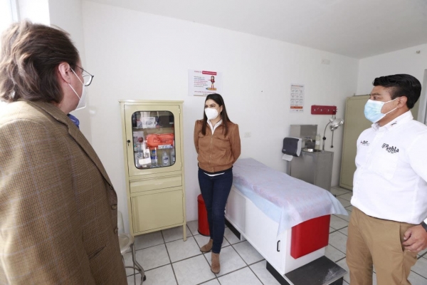 Foto: Cortesía Rivera vivanco reconoce el valor de enfermeras y enfermeros en su día