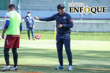 Foto: Cortesía Con su cuerpo técnico del Puebla, Juan Reynoso buscará triunfar en Cruz Azul