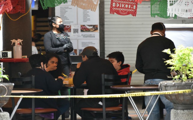 Advierten restauranteros posible quiebre de negocios por nueva restricción a actividades no esenciales