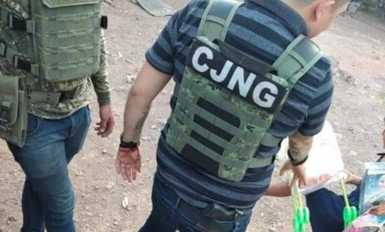 Foto: Cortesía CJNG reparte juguetes a niños de Michoacán por el Día de Reyes (Fotos)