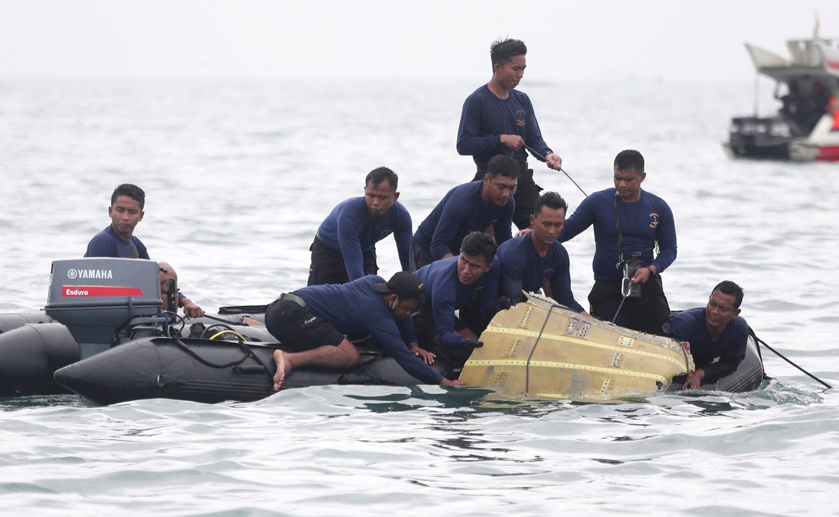 Foto: Cortesía Encuentran restos humanos en el lugar donde cayó el avión desaparecido en Indonesia