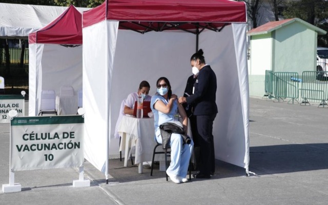 Vacunas contra el Covid-19 se distribuirán en 37 hospitales de Puebla; solo la recibirá el personal médico