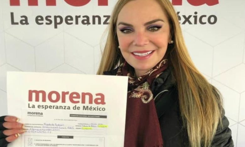 Foto: Cortesía "Chapulineo del PRI a MORENA" Se registra Gabriela Goldsmith como precandidata a diputada federal