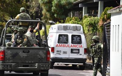 Acusan a empleado de clínica del ISSSTE por robo de 4 vacunas contra COVID-19