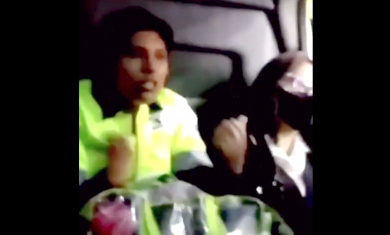 Foto: Cortesía #LadyPepitas: Mujer se niega a usar cubrebocas en combi por comer pepitas