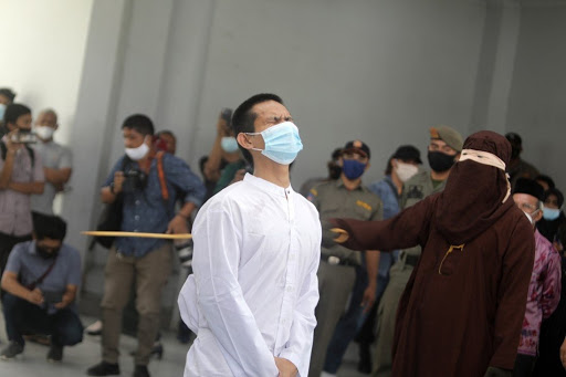 Foto: Cortesía Pareja homosexual es azotada 80 veces en Indonesia por mantener relaciones sexuales
