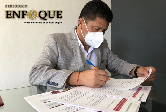 Se registra Adán Pastén para buscar la candidatura a presidente municipal por Morena en Cuautlancingo