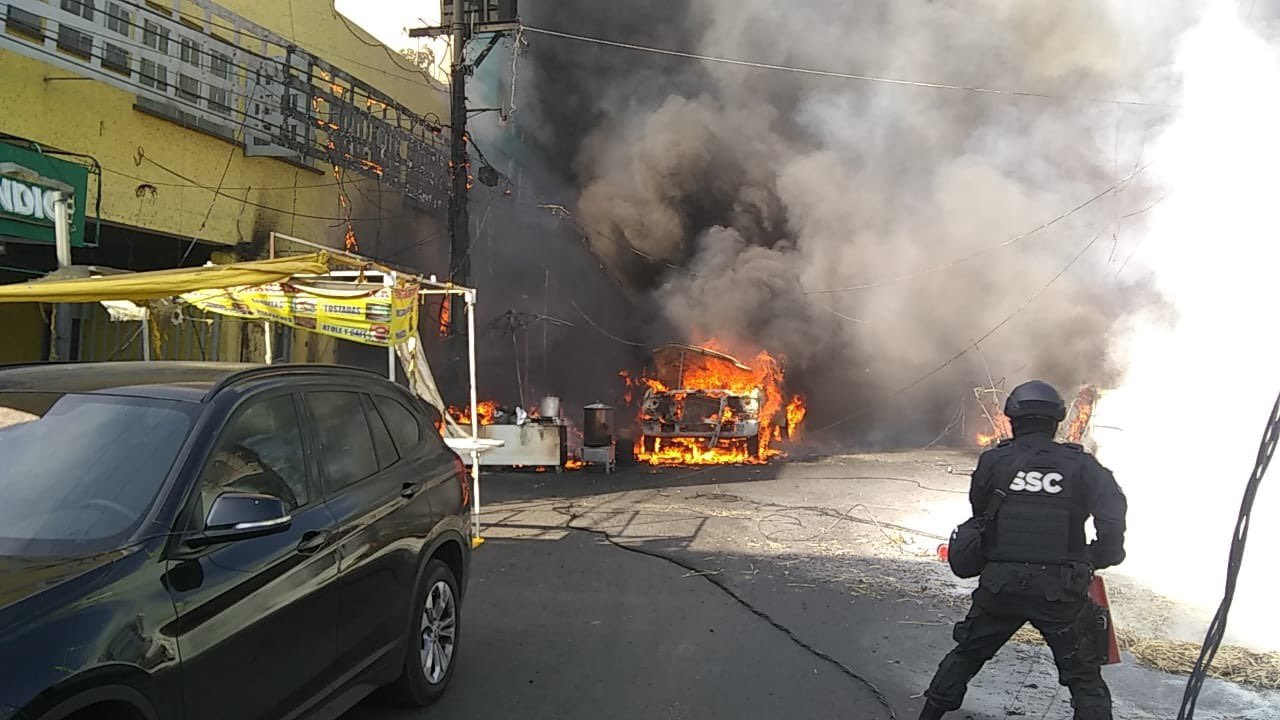 Foto: Cortesía Explotó una pipa de gas frente al mercado de Jamaica: desalojan a cientos de personas