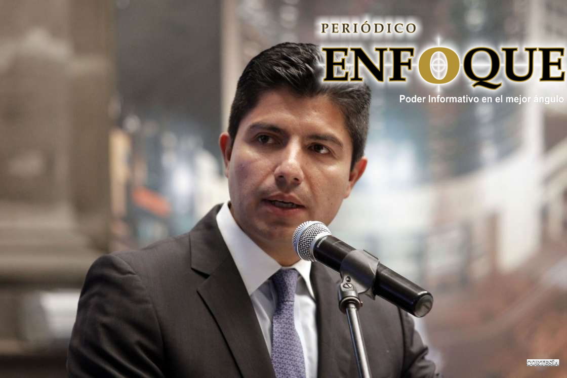 Foto: Cortesía Eduardo Rivera aspirante a la alcaldía de Puebla gana camioneta último modelo en el Sorteo UDLAP.