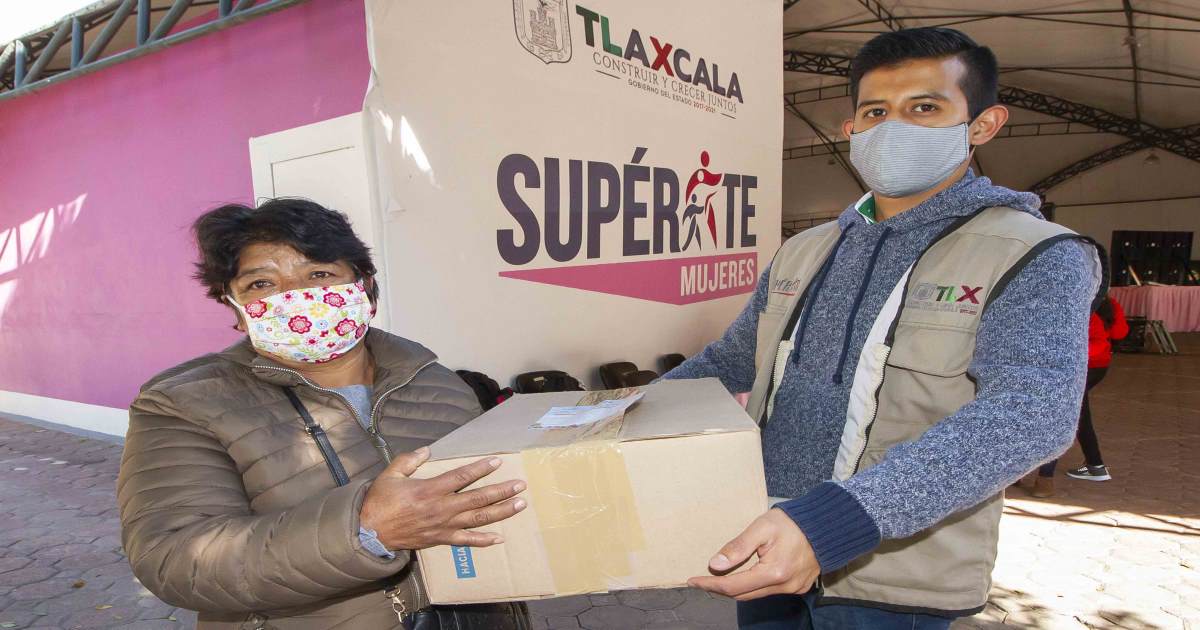 Foto: Cortesía Continúa DIF Estatal de Tlaxcala entrega de apoyos a beneficiarias de “Supérate Mujeres”
