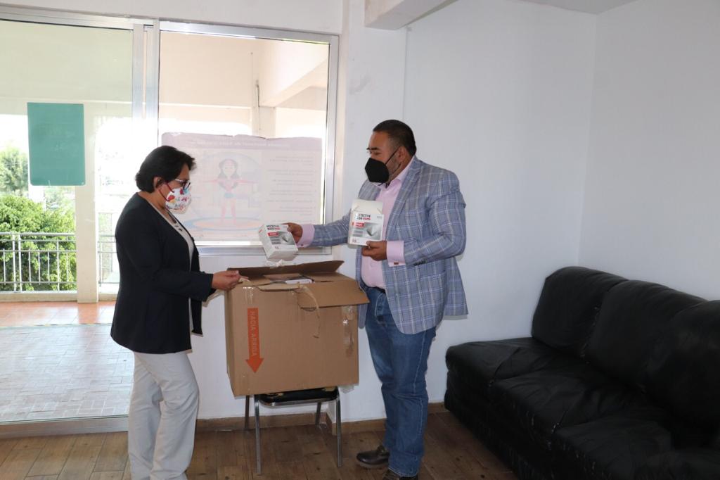 Foto: Cortesía Alcalde entregó mil cubrebocas KN95 a enfermeras del Hospital de San Pablo del Monte