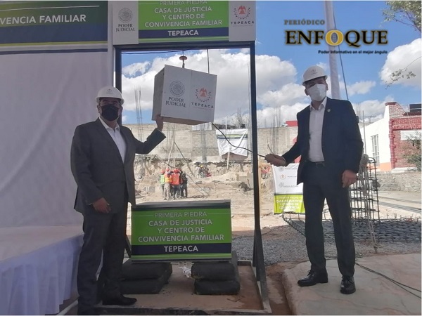 Foto: Marisol Oropeza En Tepeaca colocan la primera piedra para la Casa de Justicia y anuncian la instalación de un juzgado en materia familiar