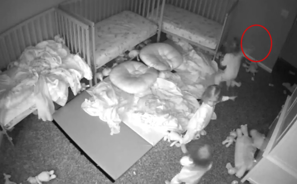 Foto: Cortesía Espeluznante, captan a trillizas hablando con "fantasma"