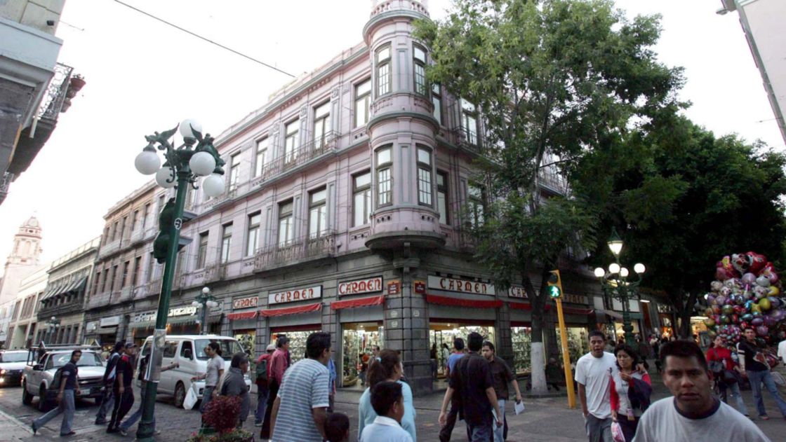 Por: Cortesía Felicita Eduardo Rivera a Barbosa por nuevo decreto que da apertura total a comercios