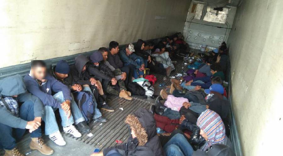 Foto: Cortesía Rescatan a 103 migrantes centroamericanos ocultos en camión
