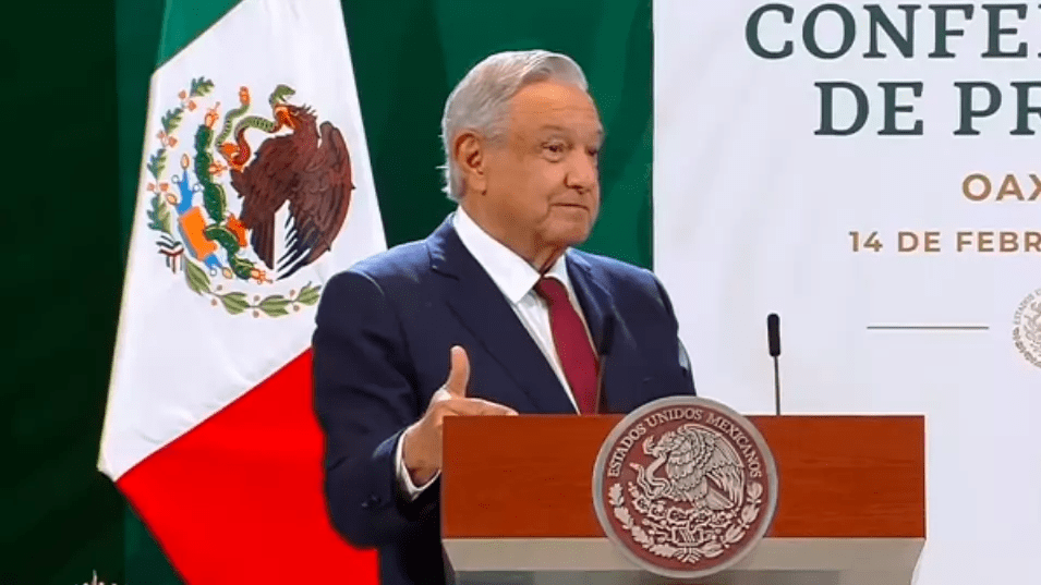 AMLO propone que vacuna mexicana contra COVID-19 se llame 'Patria'