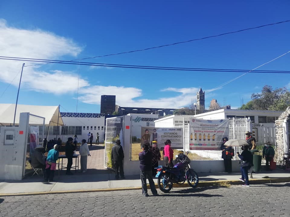 Comienza vacunación contra Covid de adultos mayores en Tecali de Herrera