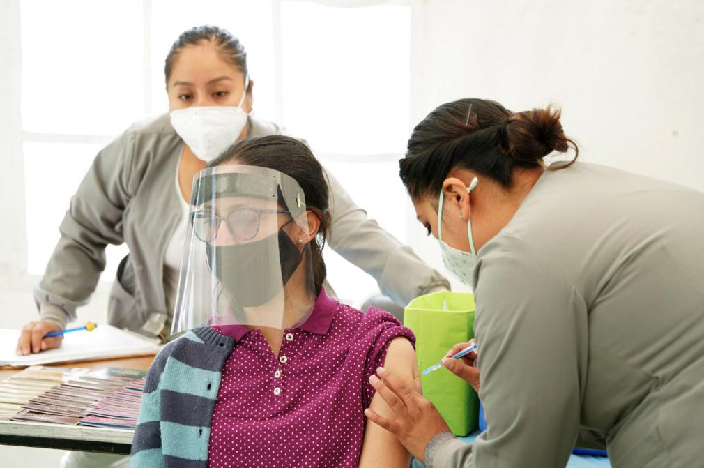 Realizan campaña de vacunación para personal de SEPE-USET
